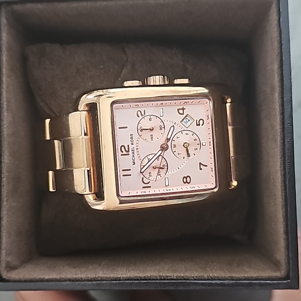 Rose gold Michael kors watch